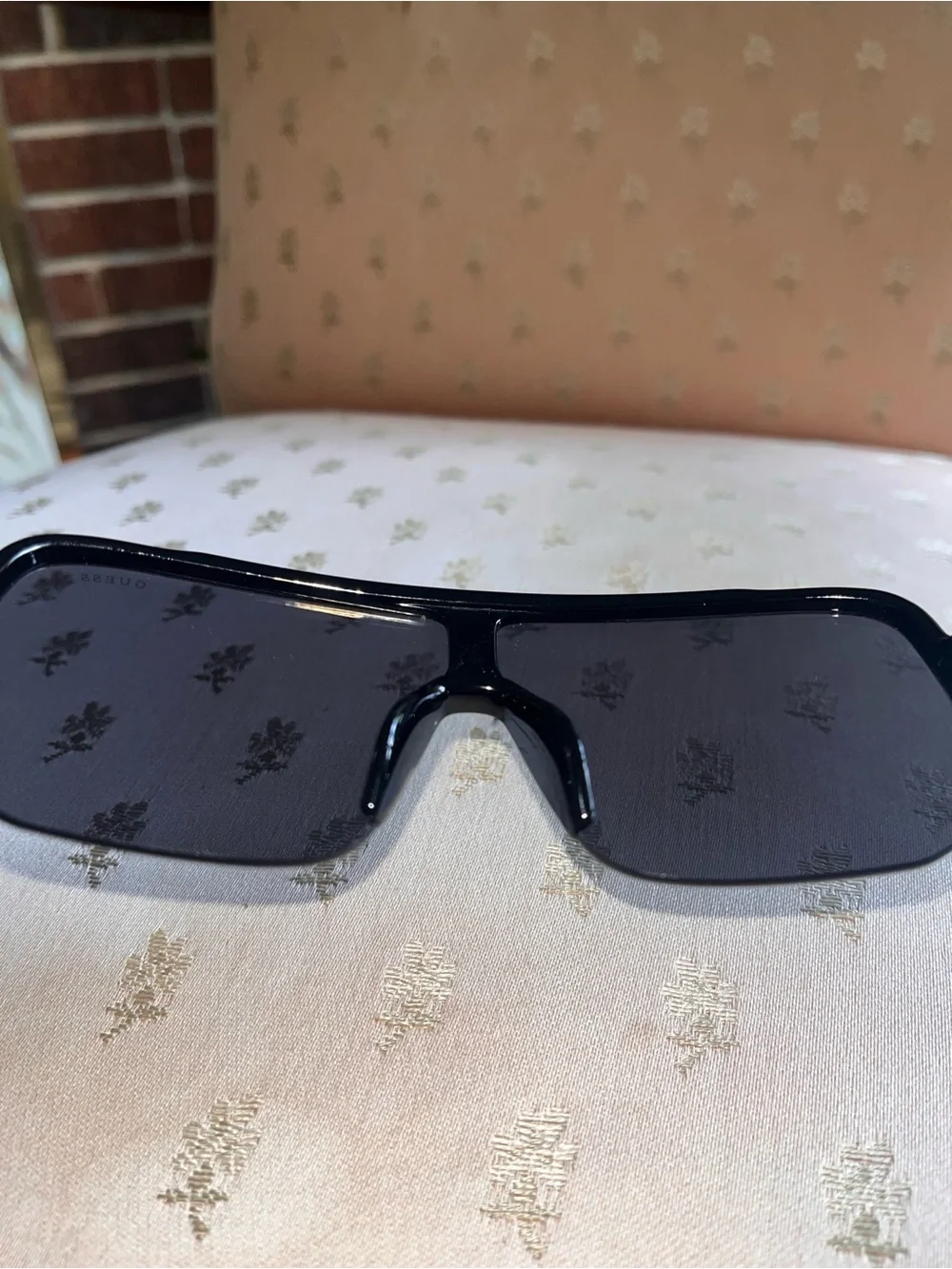 Guess Metal Shield Sunglasses excellent condition